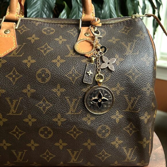 New RUSTIC CLOVER BAG CHARM, Brown Black and Gold Tone Charms - Picture 2 of 8